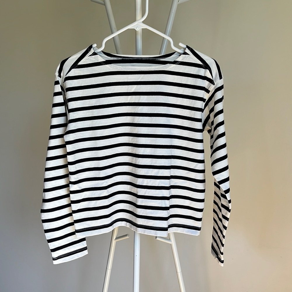Cropped, boxy Everlane long-sleeved t-shirt